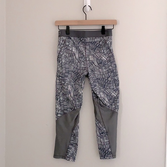 Nike Pro 3/4 Leggings | Size Medium | Color Gray & White - Picture 2 of 10